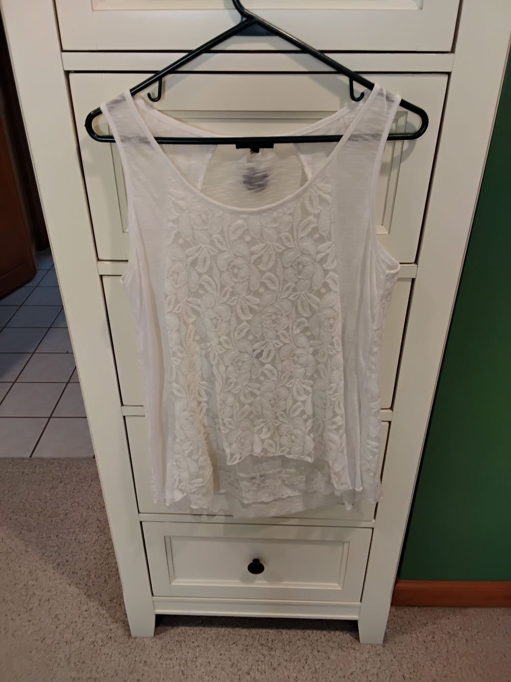 Cupio White Floral Lace Front Sleeveless Camisole